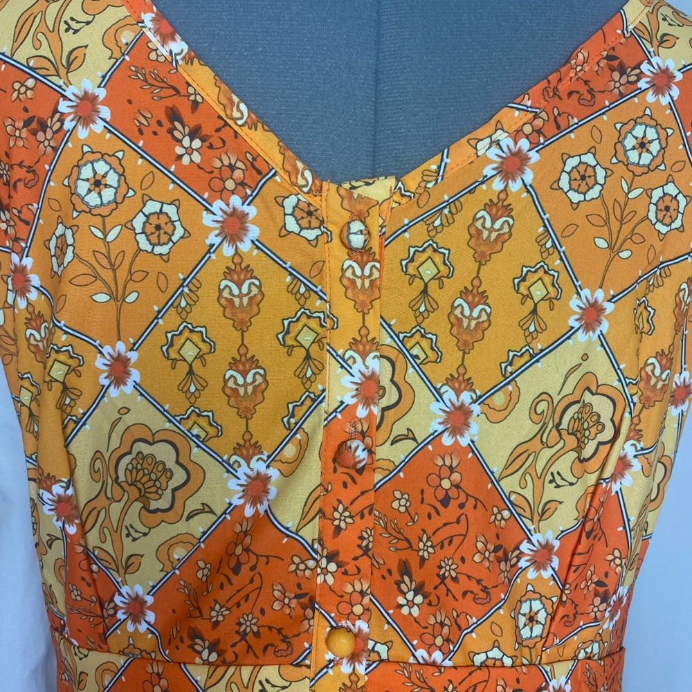 Retro Dress - Picture 2 of 6